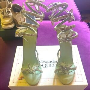 Never Worn fashion nova Buttery 🦋 pumps